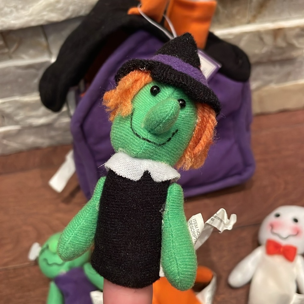 Halloween Plush House with Finger Puppet Characters - Picture 7 of 7